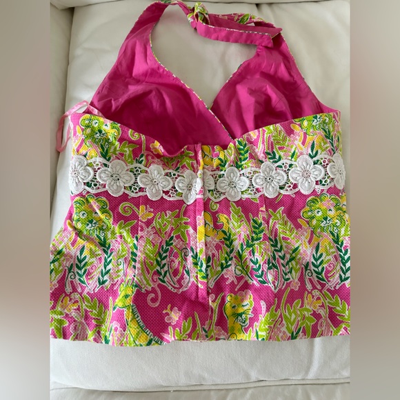 Lilly Pulitzer halter top with tie neck. - Picture 2 of 3